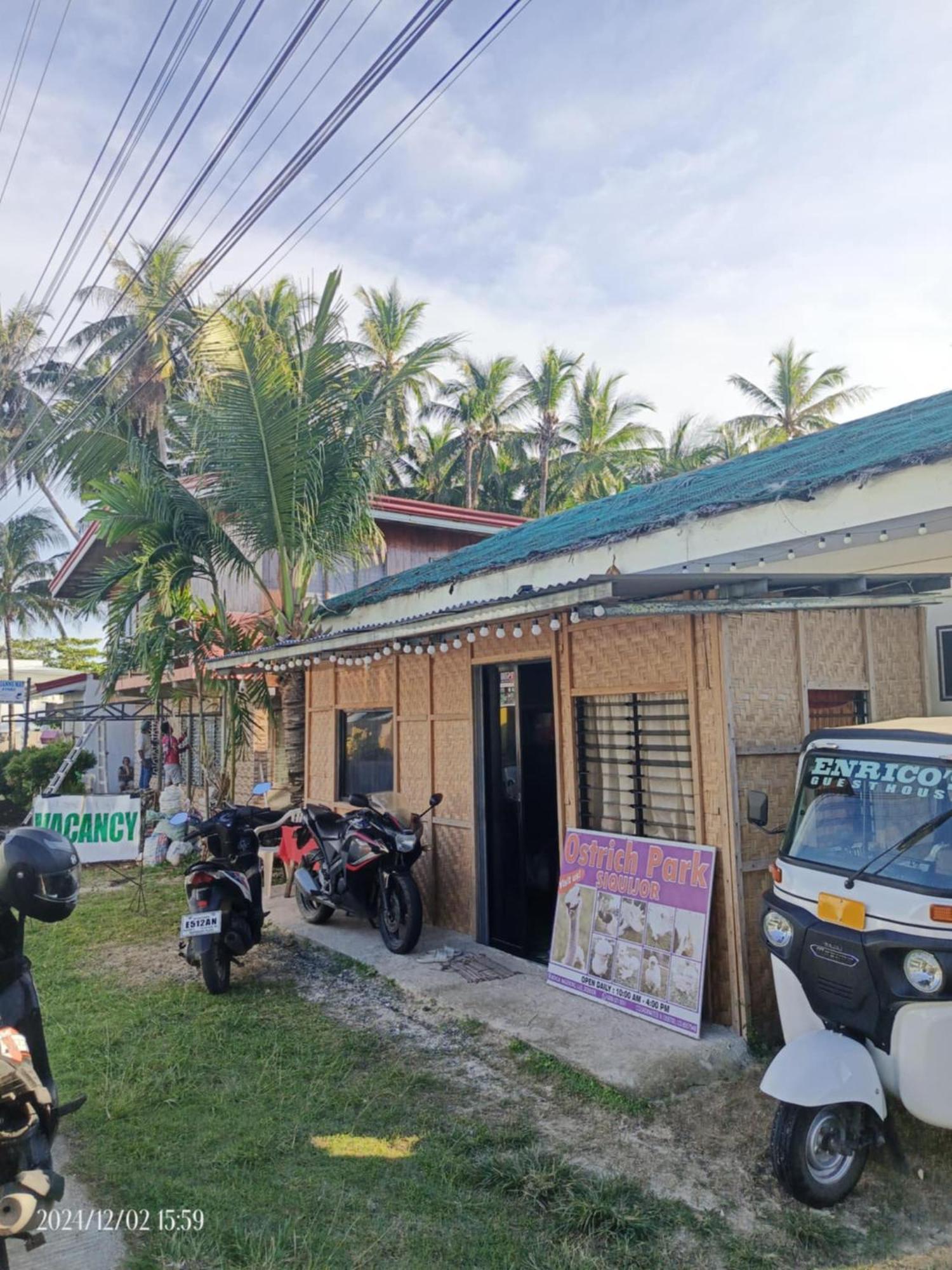 Enrico'S Guesthouse Siquijor Exteriör bild